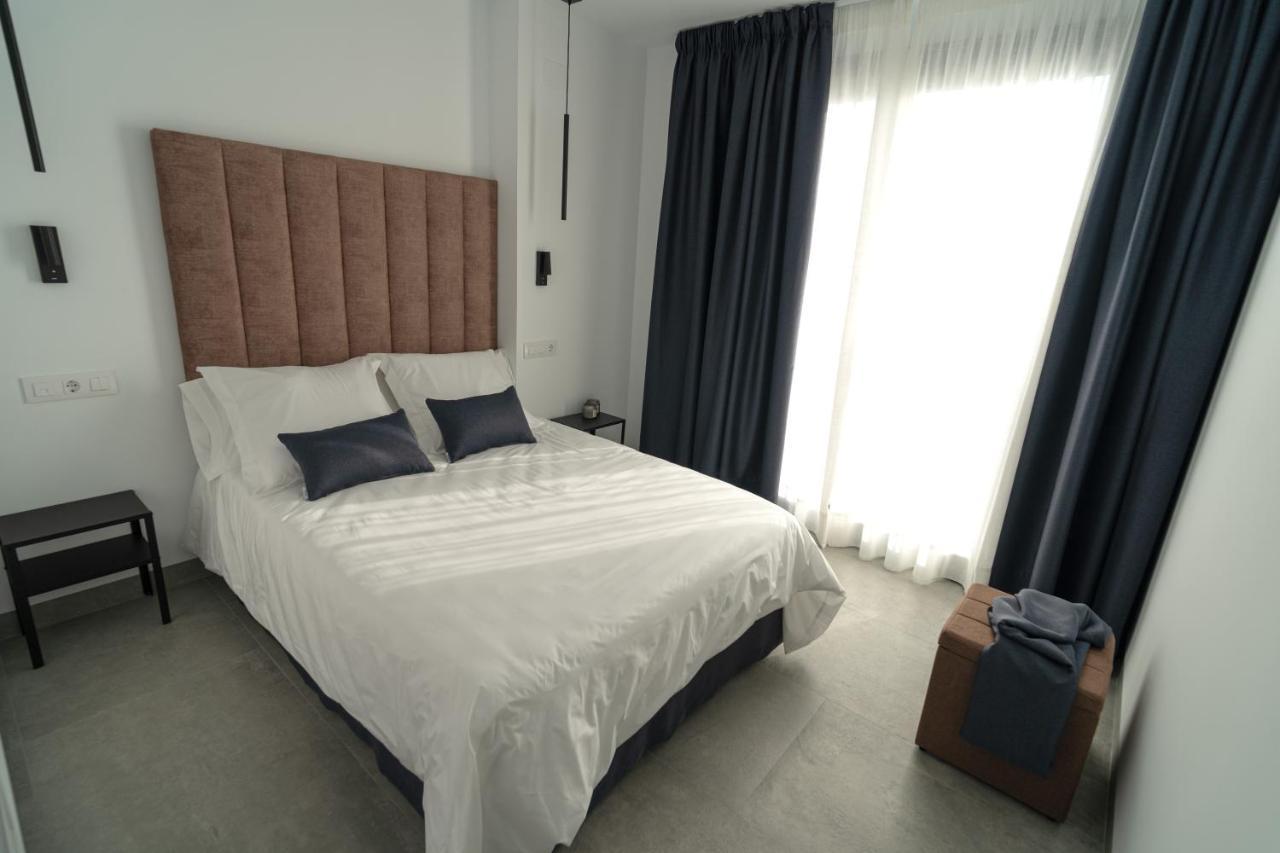 Riam Suites Apartamentos Los Palacios Y Villafranca Ngoại thất bức ảnh