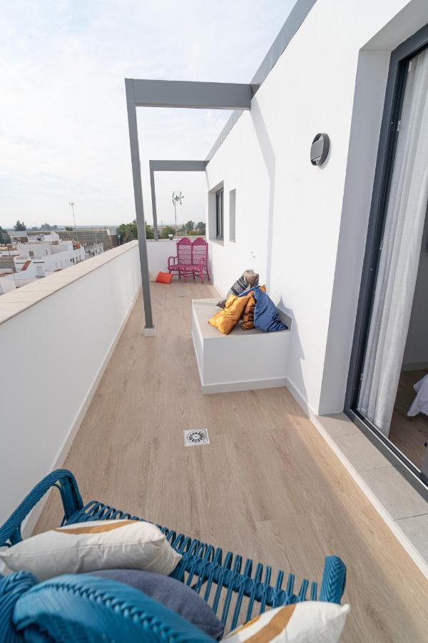 Riam Suites Apartamentos Los Palacios Y Villafranca Ngoại thất bức ảnh