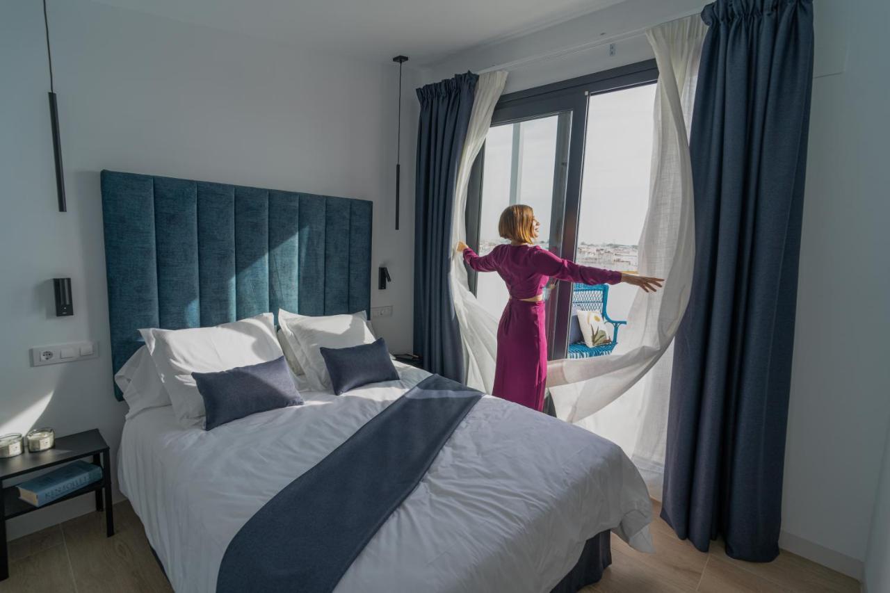 Riam Suites Apartamentos Los Palacios Y Villafranca Ngoại thất bức ảnh