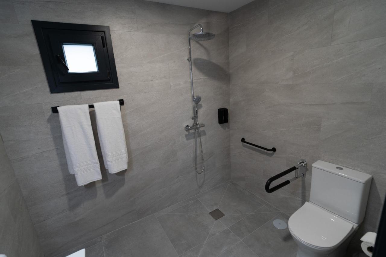 Riam Suites Apartamentos Los Palacios Y Villafranca Ngoại thất bức ảnh