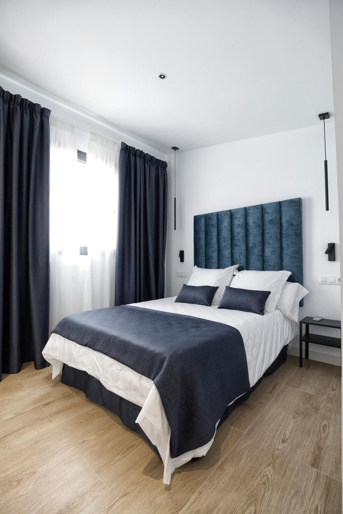 Riam Suites Apartamentos Los Palacios Y Villafranca Ngoại thất bức ảnh