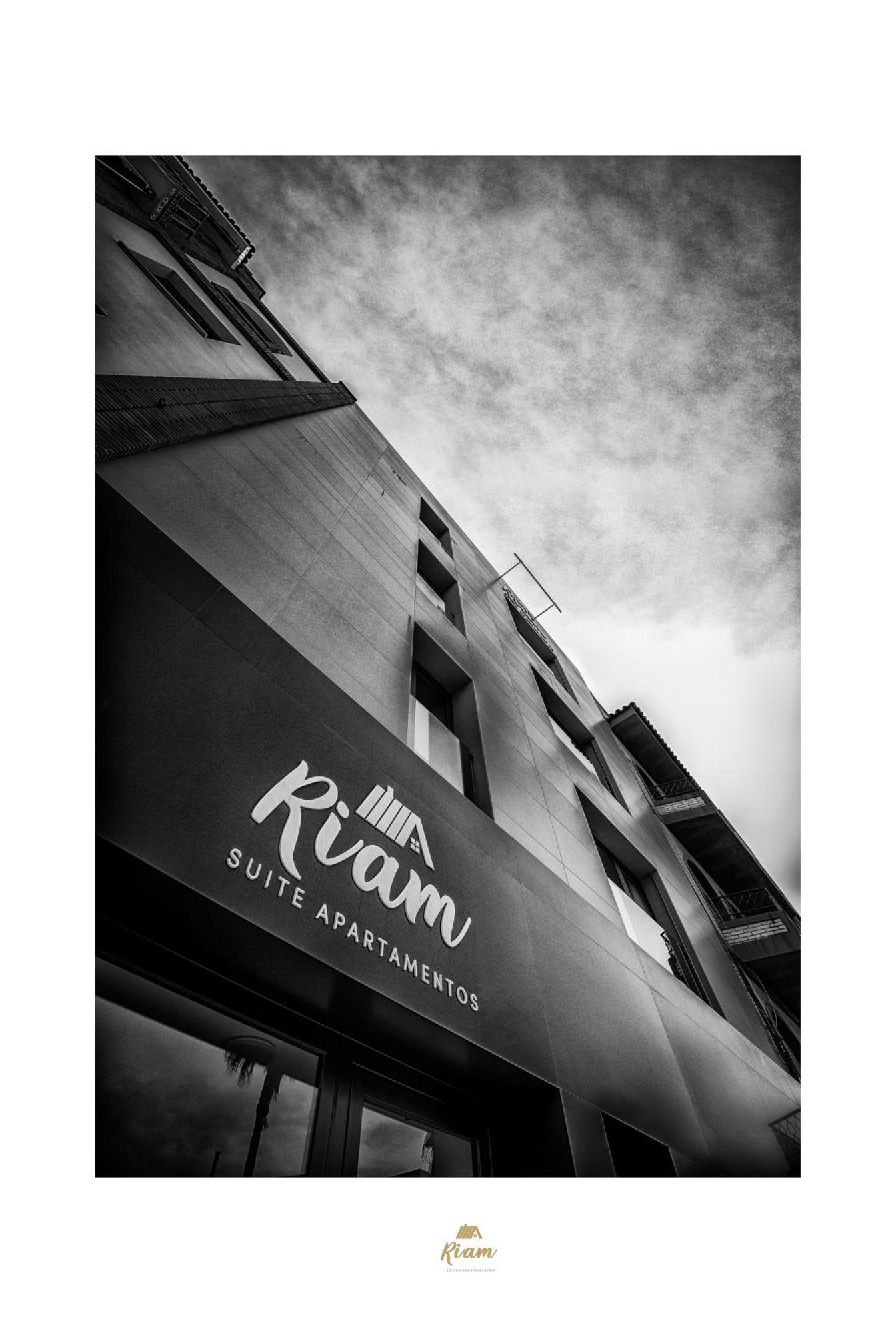 Riam Suites Apartamentos Los Palacios Y Villafranca Ngoại thất bức ảnh