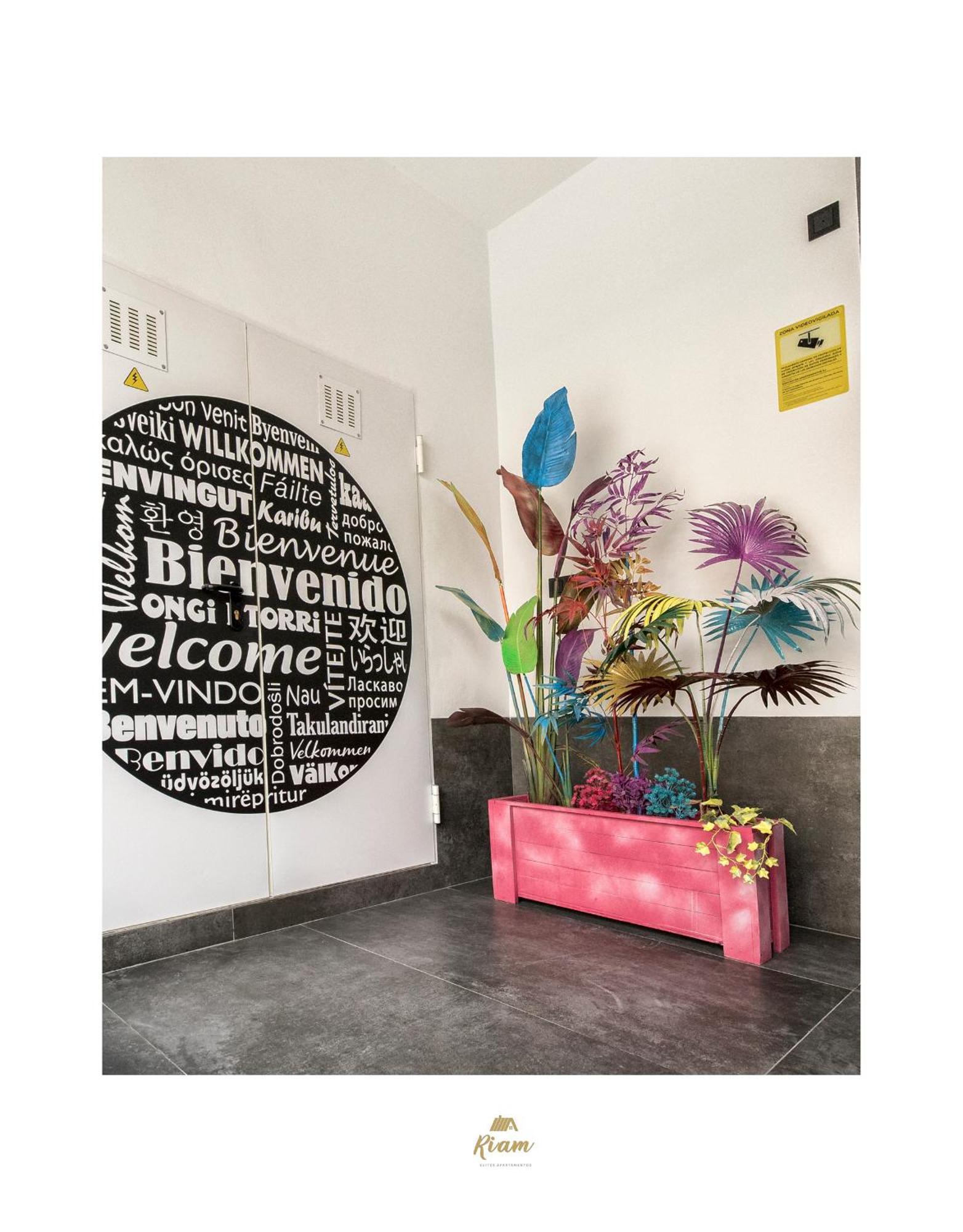 Riam Suites Apartamentos Los Palacios Y Villafranca Ngoại thất bức ảnh