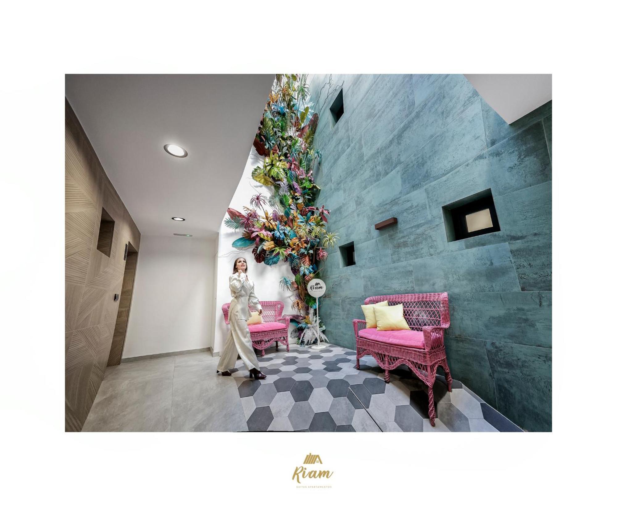 Riam Suites Apartamentos Los Palacios Y Villafranca Ngoại thất bức ảnh